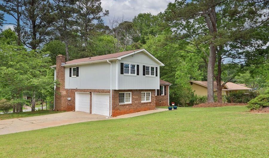 2527 Old Peachtree Rd, Duluth, GA 30097 - 3 Beds, 3 Bath