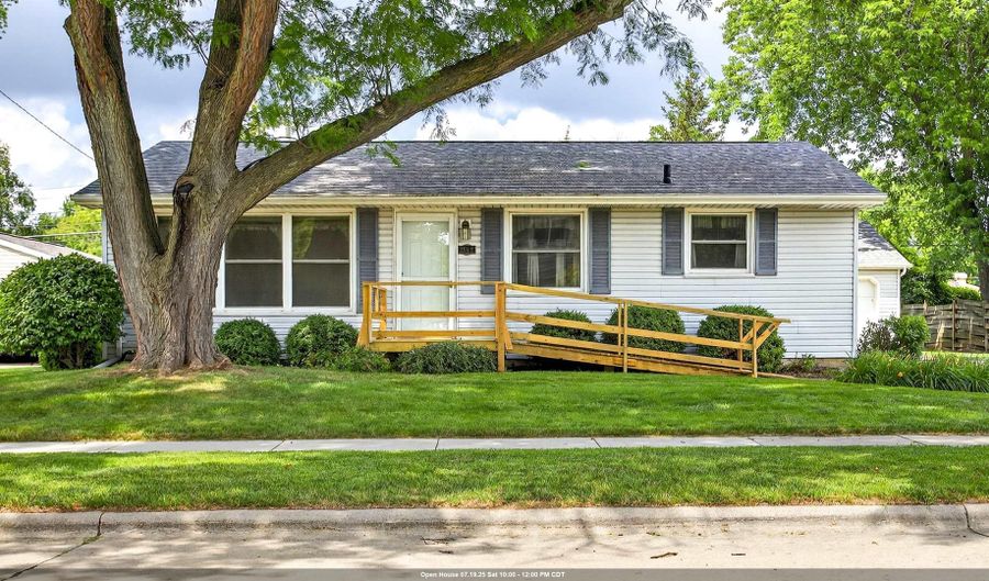 1500 E COOLIDGE Ave, Appleton, WI 54915 - 3 Beds, 1 Bath