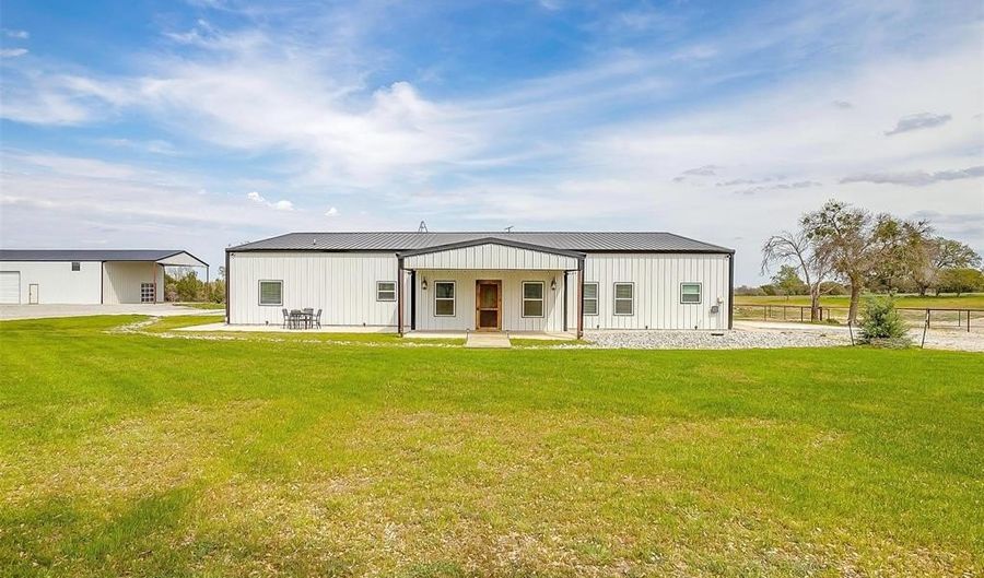 3930 Old Springtown Rd 2, Weatherford, TX 76085 - 3 Beds, 2 Bath