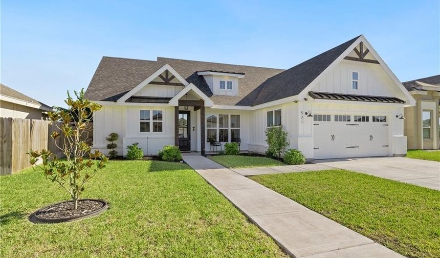 521 Hunter Dr, Alamo, TX 78516 - 3 Beds, 2 Bath