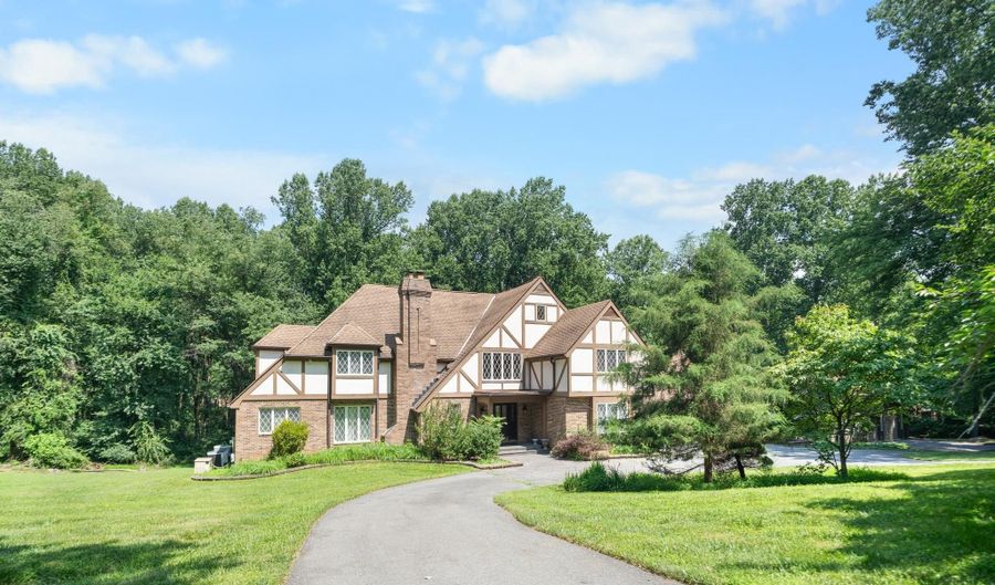 900 TUCKER Ln, Ashton, MD 20861 - 6 Beds, 5 Bath