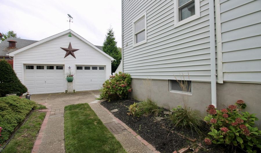 527 8th Ave, Belmar, NJ 07719 - 3 Beds, 2 Bath