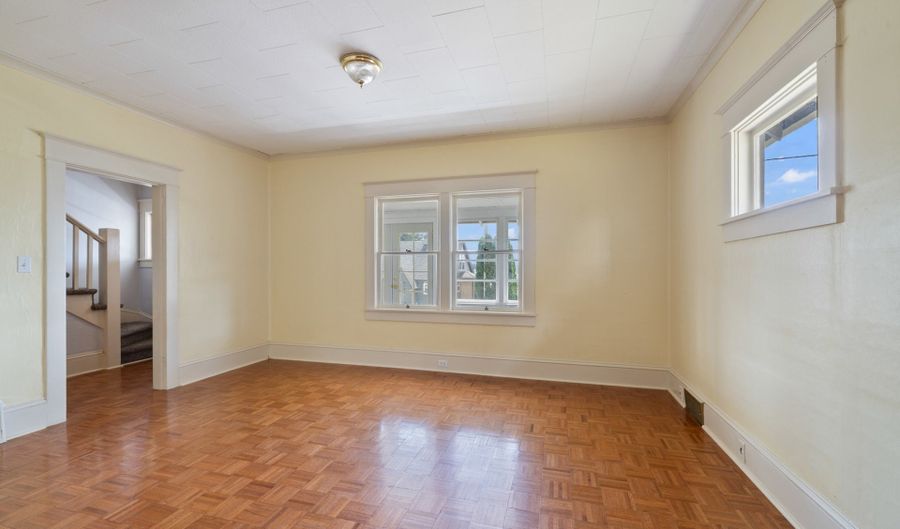 657 FLORENCE Ave, Astoria, OR 97103 - 3 Beds, 2 Bath