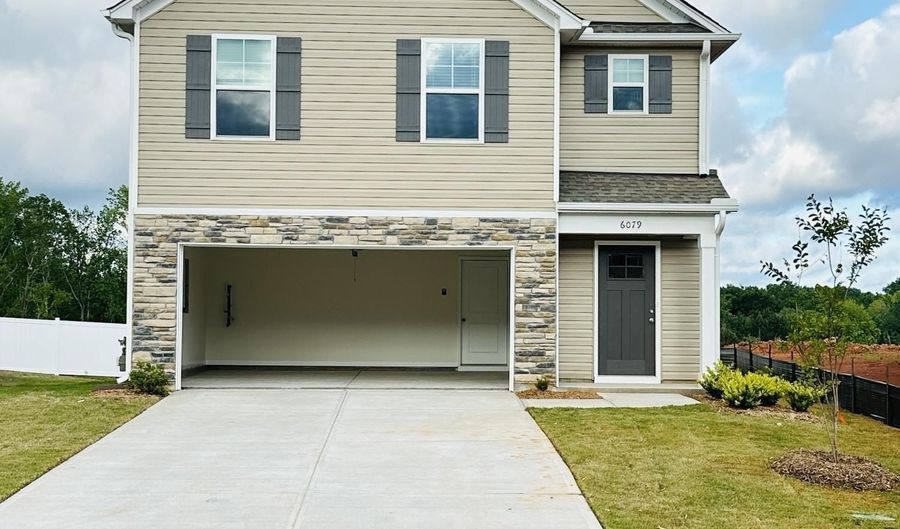 6079 Willutuck Dr, Boiling Springs, SC 29316 - 3 Beds, 3 Bath