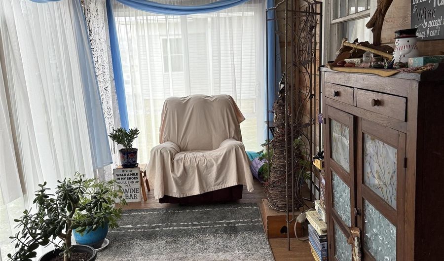 417 Center St, Berne, IN 46711 - 3 Beds, 2 Bath