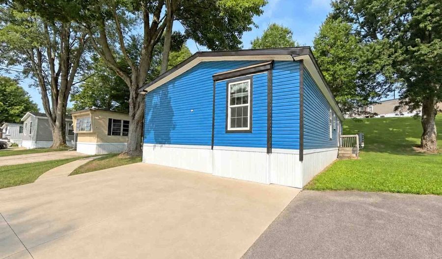 7055 Quarry Rd 199, Amherst, OH 44001 - 3 Beds, 2 Bath