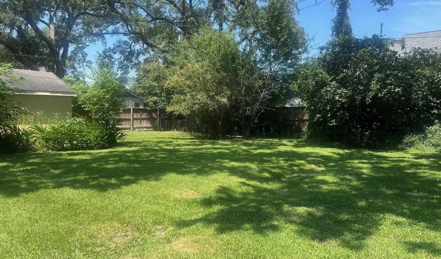 2027 Richland Ave, Baton Rouge, LA 70808 - 3 Beds, 2 Bath