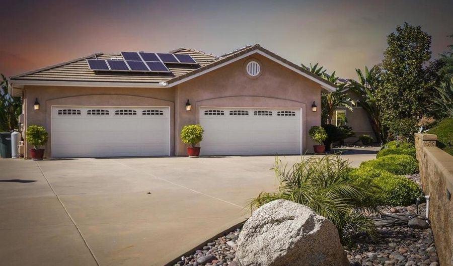 334 Old Stagecoach Run, Alpine, CA 91901 - 4 Beds, 4 Bath