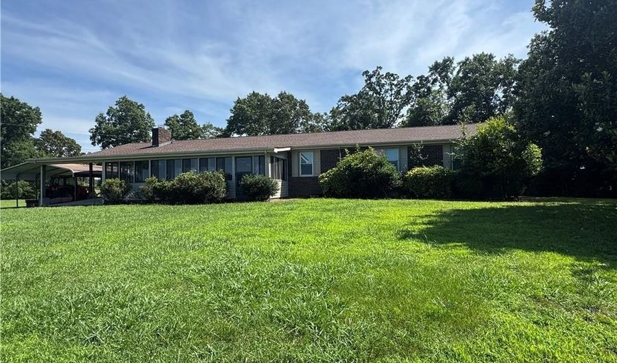 2113 Union Grove Church Rd SE, Adairsville, GA 30103 - 3 Beds, 2 Bath