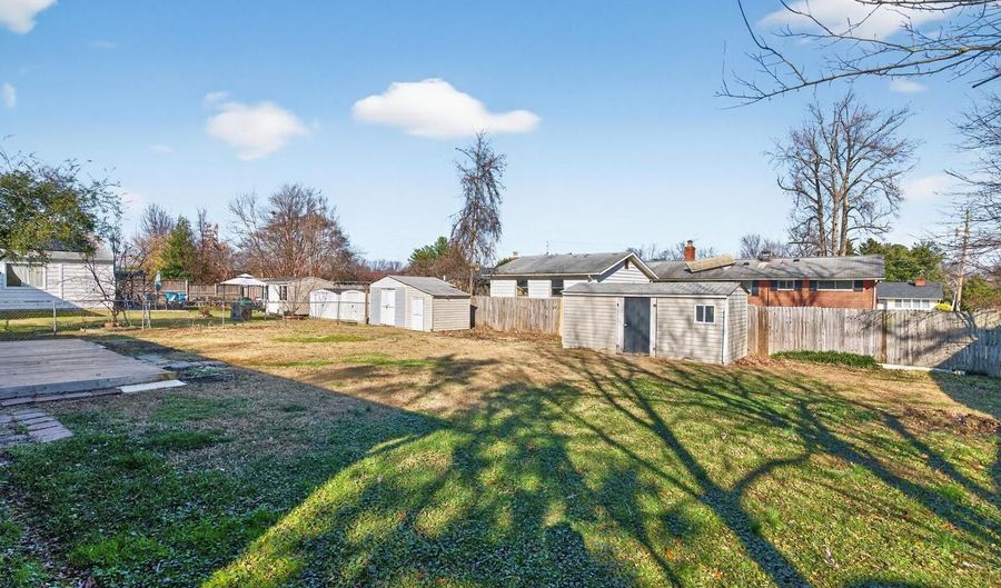 6307 COTTONWOOD Dr, Alexandria, VA 22310 - 3 Beds, 2 Bath