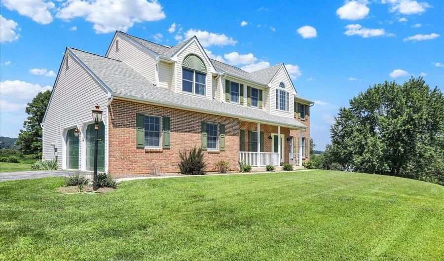 105 MISTY Ln, Oley, PA 19606 - 4 Beds, 3 Bath