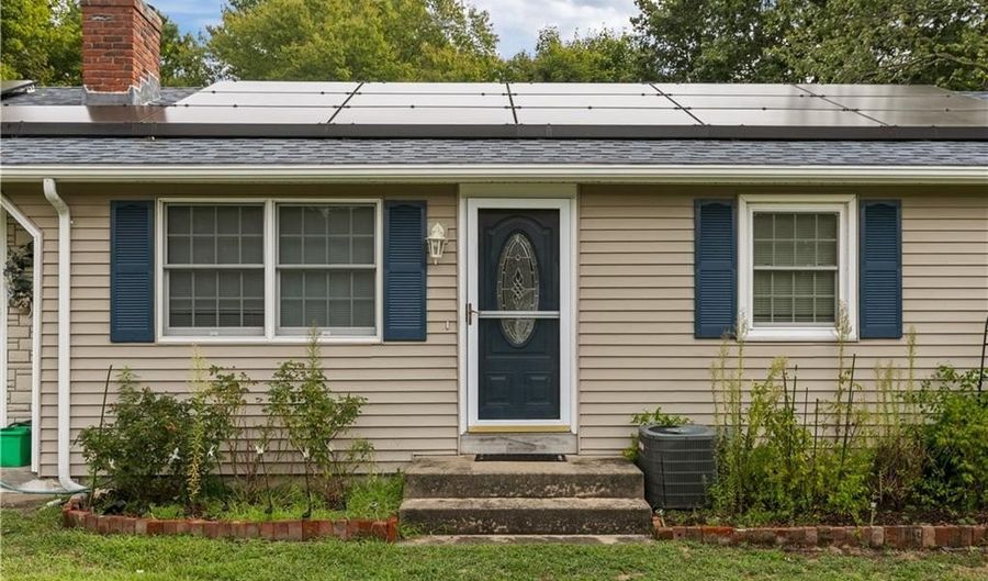 38 Greenwood Rd, North Kingstown, RI 02852 - 3 Beds, 2 Bath