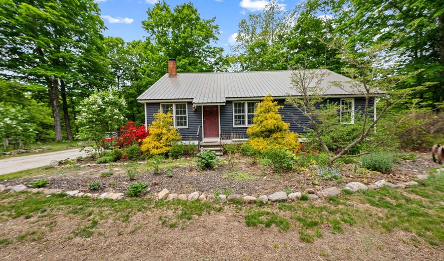 164 Stagecoach Rd, Barrington, NH 03825 - 3 Beds, 3 Bath