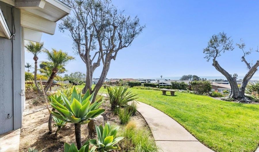638 E Solana Cir, Solana Beach, CA 92075 - 2 Beds, 1 Bath