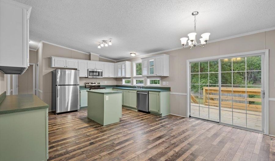799 10TH St, Ashville, AL 35953 - 4 Beds, 3 Bath