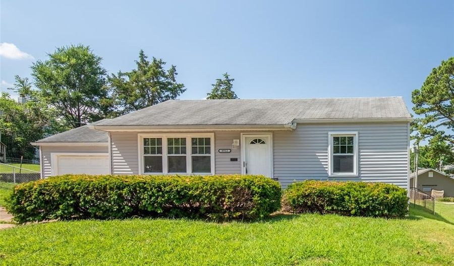 9912 Jan Dr, Affton, MO 63123 - 3 Beds, 3 Bath