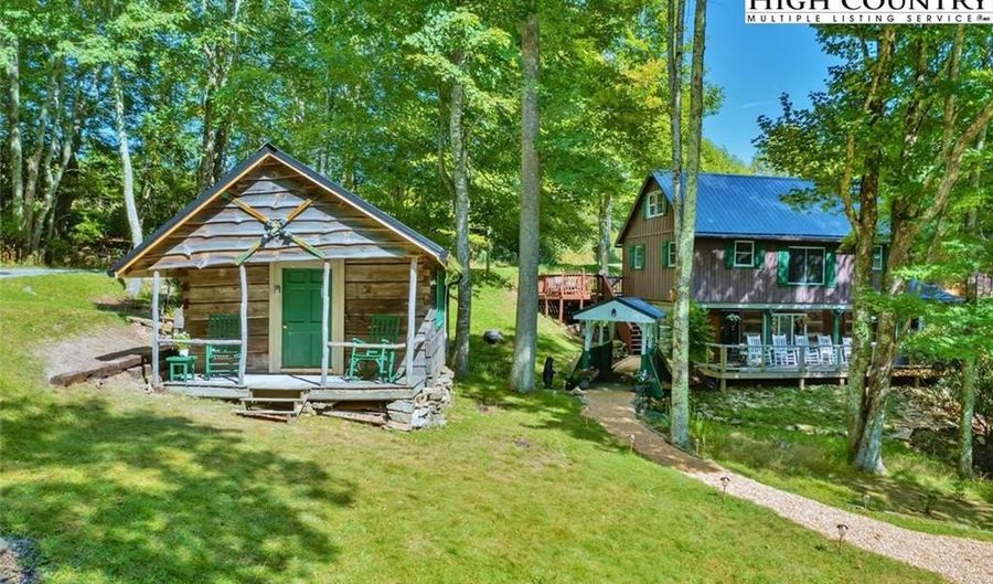 17 Grey Fox Ridge Rd, Banner Elk, NC 28604 - 3 Beds, 2 Bath