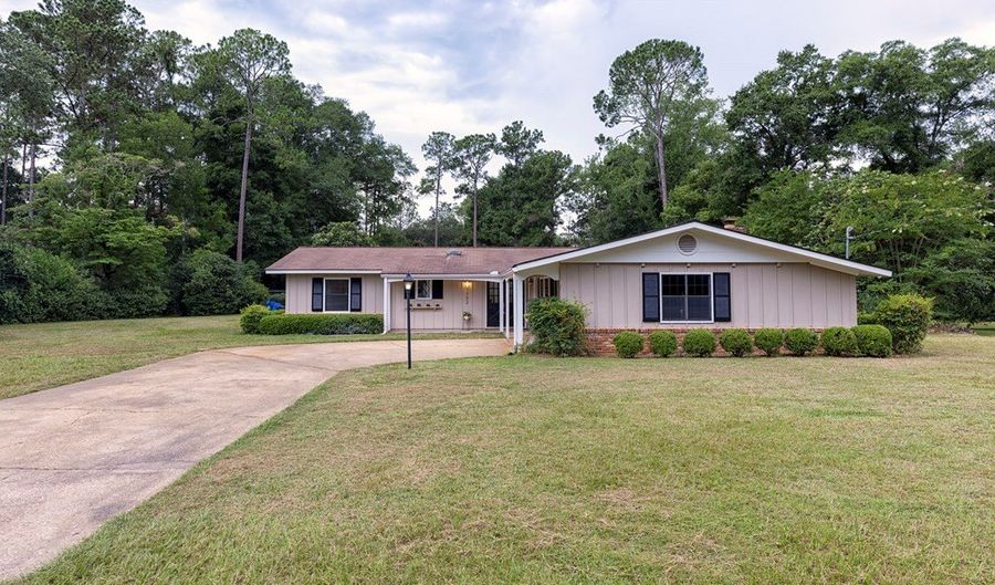 1702 Culbreth St, Bainbridge, GA 39819 - 4 Beds, 3 Bath
