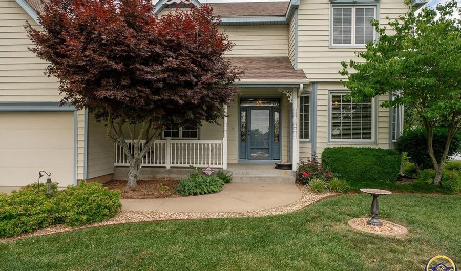 6425 SW South Pointe Dr, Auburn, KS 66402 - 4 Beds, 4 Bath