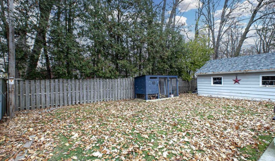 1631 N RACINE St, Appleton, WI 54911 - 3 Beds, 2 Bath