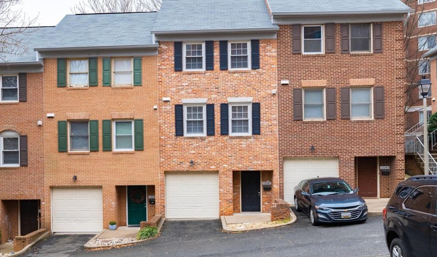 1204 WAYNE St N C, Arlington, VA 22201 - 3 Beds, 3 Bath
