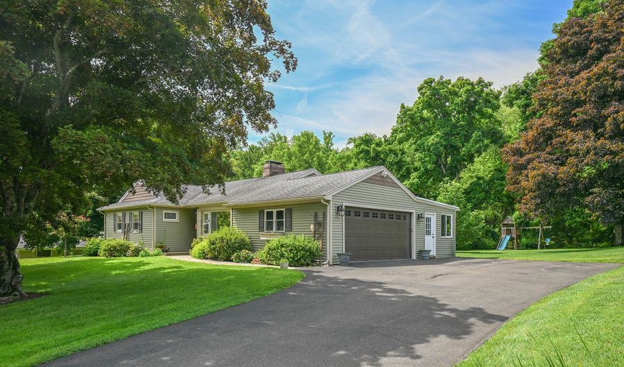 3 S Meadow Dr, Danbury, CT 06811 - 3 Beds, 3 Bath