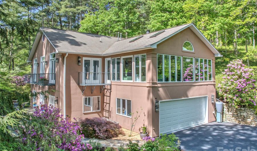 200 Robinhood Rd, Asheville, NC 28804 - 4 Beds, 4 Bath