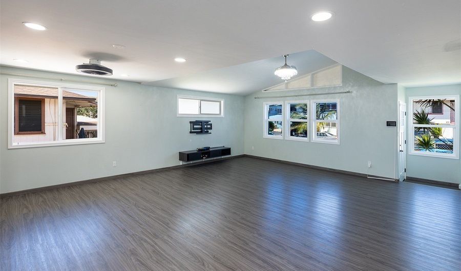 925 Pilialo St (Upstairs), Honolulu, HI 96816 - 3 Beds, 2 Bath
