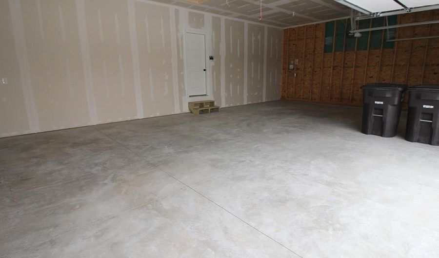 1047 S 9th Ave, Ashland, NE 68003 - 3 Beds, 2 Bath