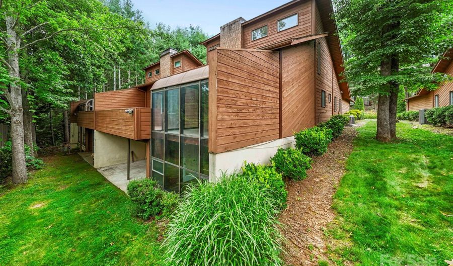 204 Woodfield Dr, Asheville, NC 28803 - 3 Beds, 4 Bath