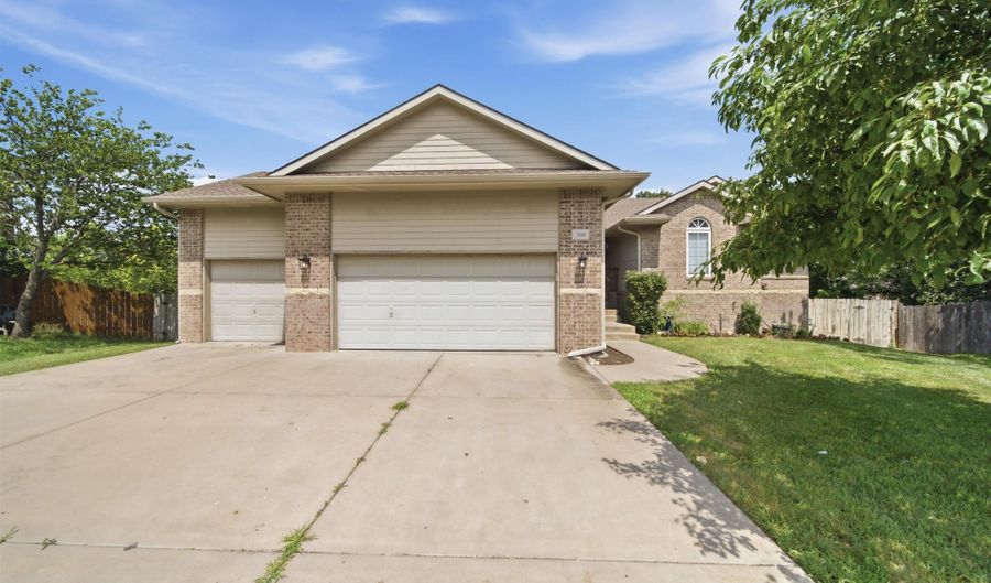 308 W Waterford Ct, Andover, KS 67002 - 4 Beds, 4 Bath