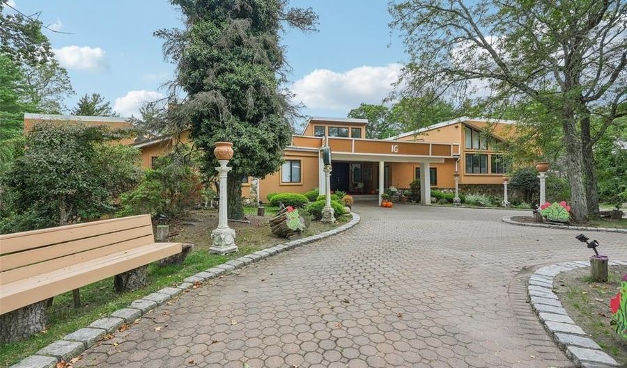 16 Schaffer Rd, Alpine, NJ 07620 - 8 Beds, 9 Bath