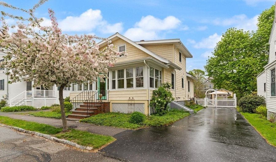 6 Gardner St, Beverly, MA 01915 - 3 Beds, 2 Bath
