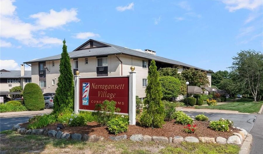 400 Narragansett Pkwy SC-4, Warwick, RI 02888 - 2 Beds, 1 Bath
