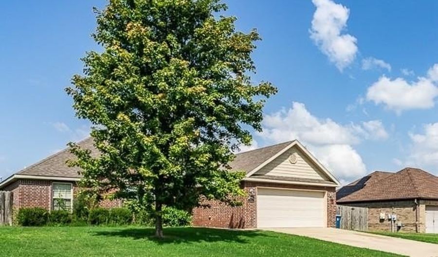 1902 Brompton St, Bentonville, AR 72713 - 4 Beds, 2 Bath