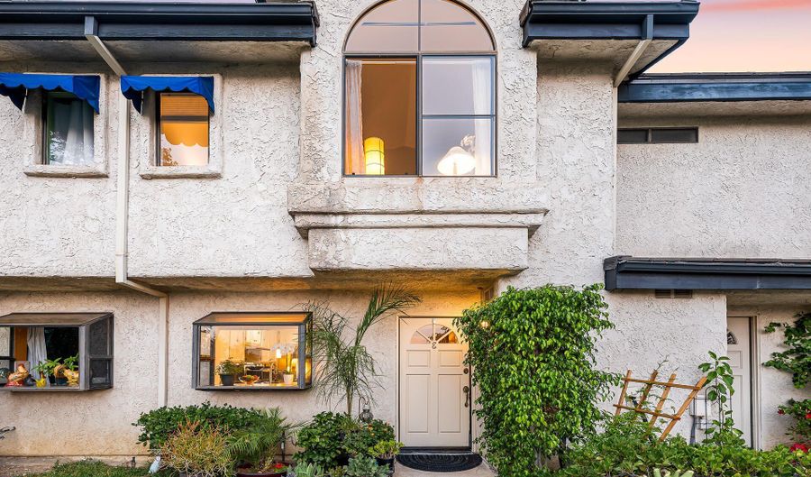 5720 Skyview Way E, Agoura Hills, CA 91301 - 2 Beds, 2 Bath