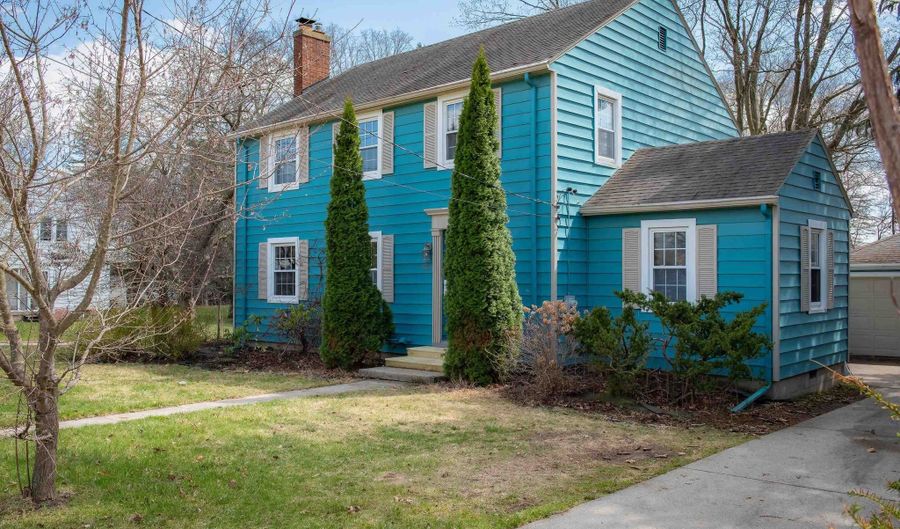 823 W Superior St, Alma, MI 48801 - 3 Beds, 2 Bath