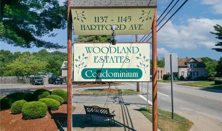 1137 Hartford Ave 5B, Johnston, RI 02919 - 2 Beds, 1 Bath