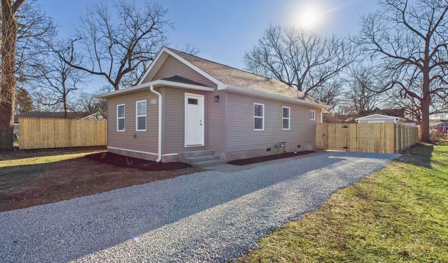 1525 Home Ave, Anderson, IN 46016 - 2 Beds, 1 Bath