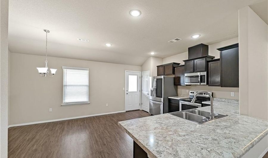 6706 SW Chestnut Hill Rd, Bentonville, AR 72713 - 4 Beds, 2 Bath