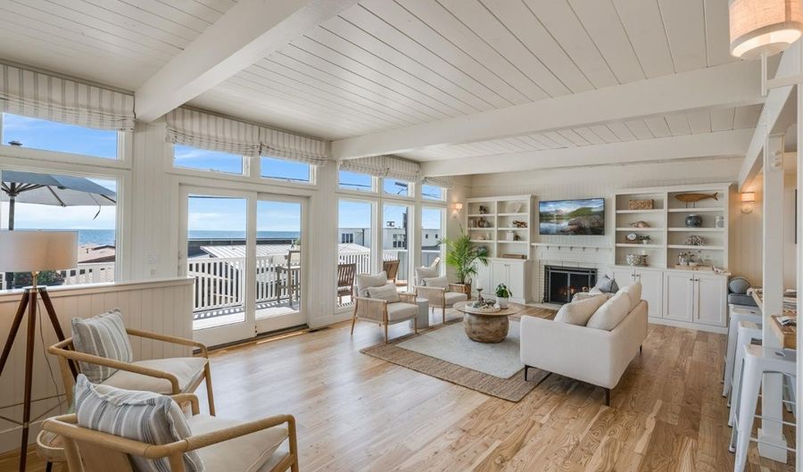 621 Beach Dr, Aptos, CA 95003 - 4 Beds, 2 Bath