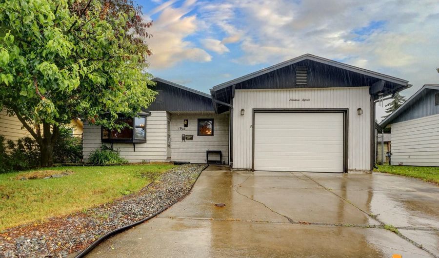 1915 Rosemary St, Anchorage, AK 99508 - 3 Beds, 2 Bath