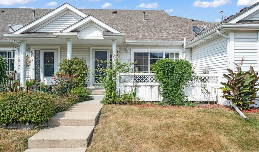 2806 Ithica Ct, Altoona, IA 50009 - 2 Beds, 3 Bath