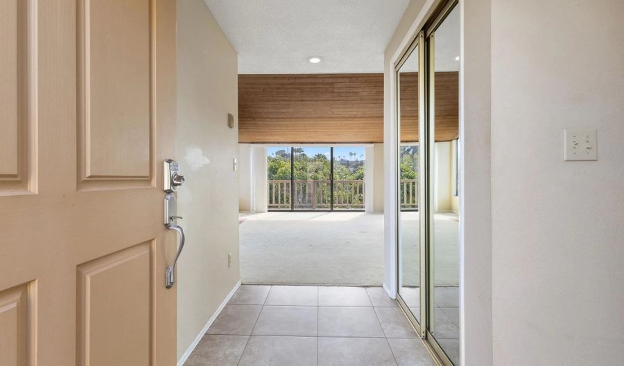 573 S Sierra 10, Solana Beach, CA 92075 - 2 Beds, 3 Bath