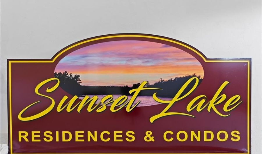 83 Sunset Lake Cir, Coventry, RI 02816 - 2 Beds, 2 Bath