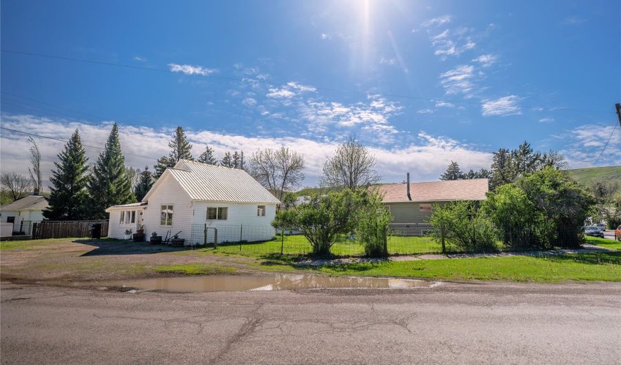 332 2nd Ave S, Belt, MT 59412 - 1 Beds, 1 Bath