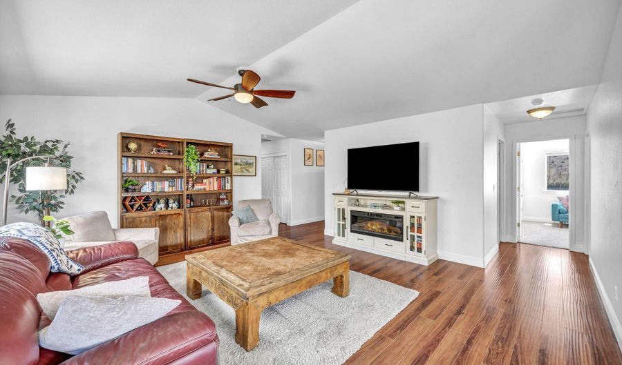 112 Walker St, Gardnerville, NV 89410 - 3 Beds, 2 Bath