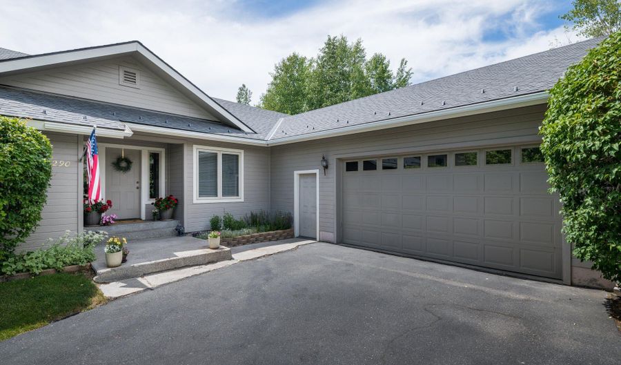 290 MELROSE St, Bellevue, ID 83313 - 3 Beds, 3 Bath