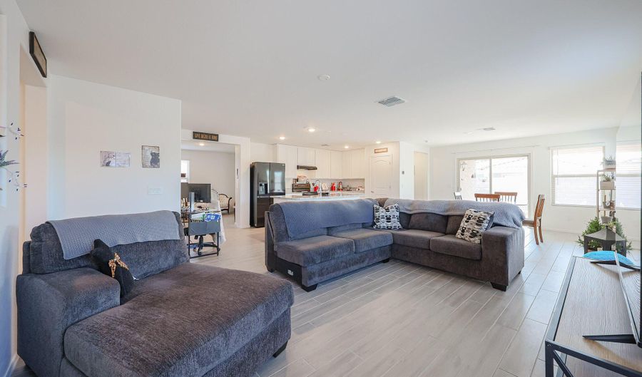 25855 W EUCLID Ave, Buckeye, AZ 85326 - 3 Beds, 2 Bath