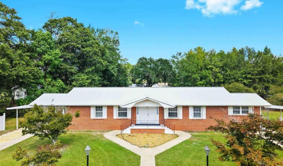 301 E Craig St, Atmore, AL 36502 - 4 Beds, 2 Bath